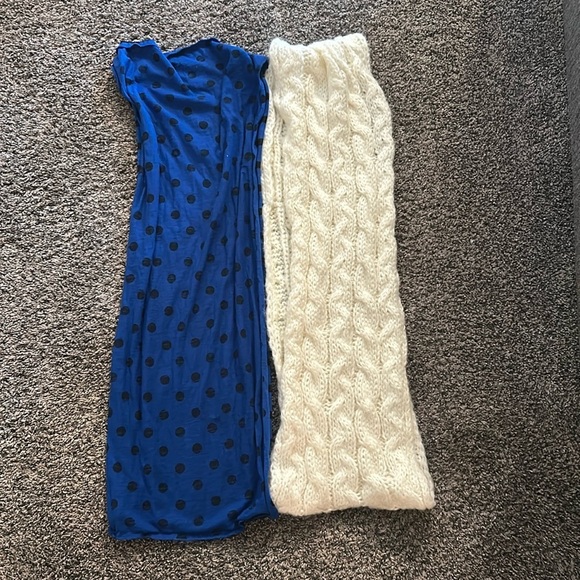 Two Girls Scarfs - Picture 1 of 4